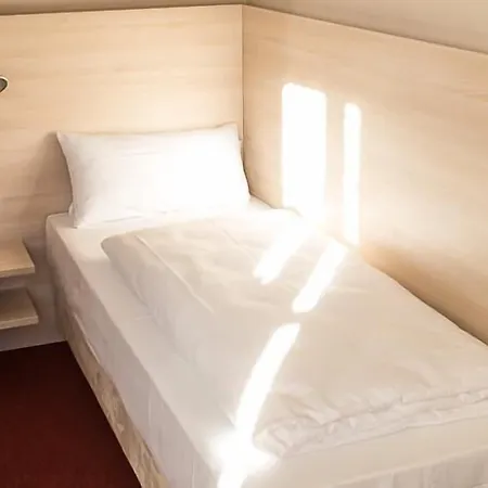 Rasthof & Hermsdorfer Kreuz Motel 3*